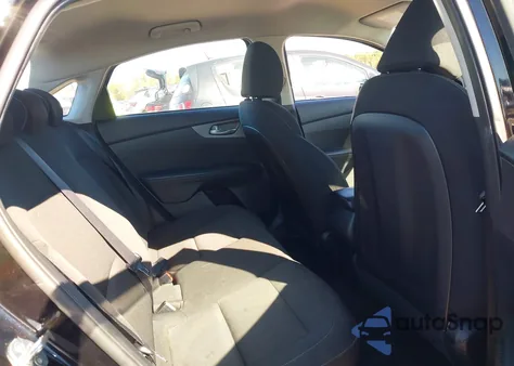 2021 Kia Forte Fe z USA, uszkodzony, nr VIN 3KPF24AD6ME300717